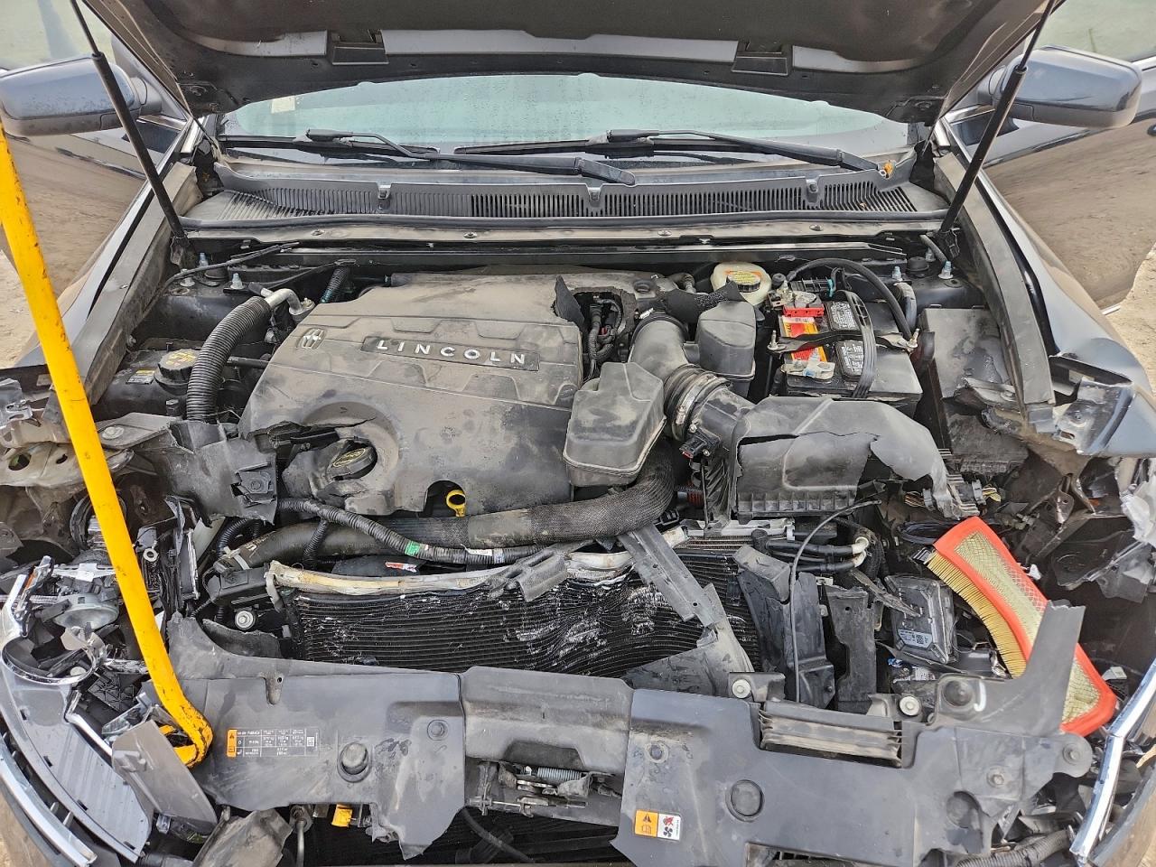 2014 LINCOLN MKS photo 11