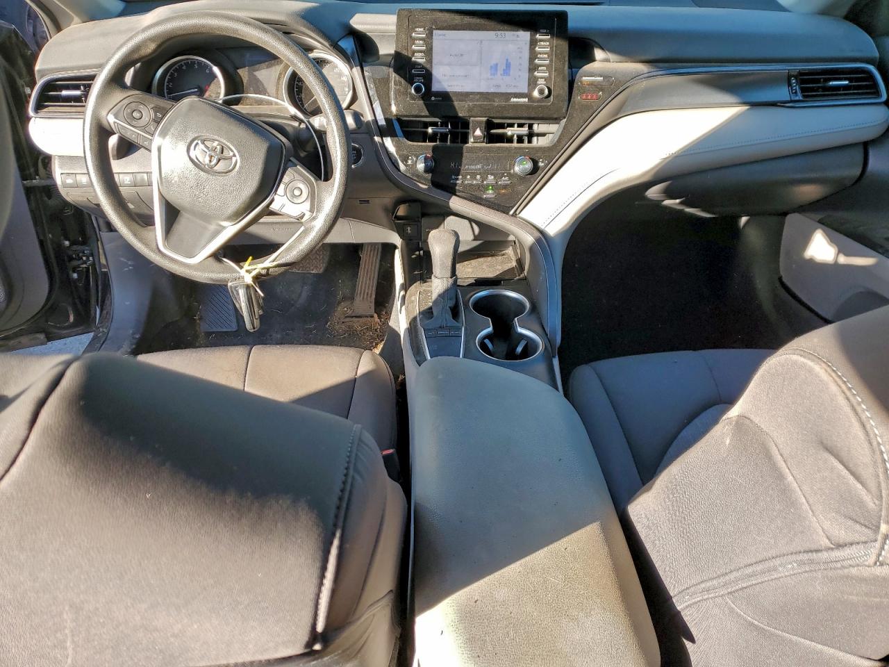 2024 TOYOTA CAMRY LE photo 8