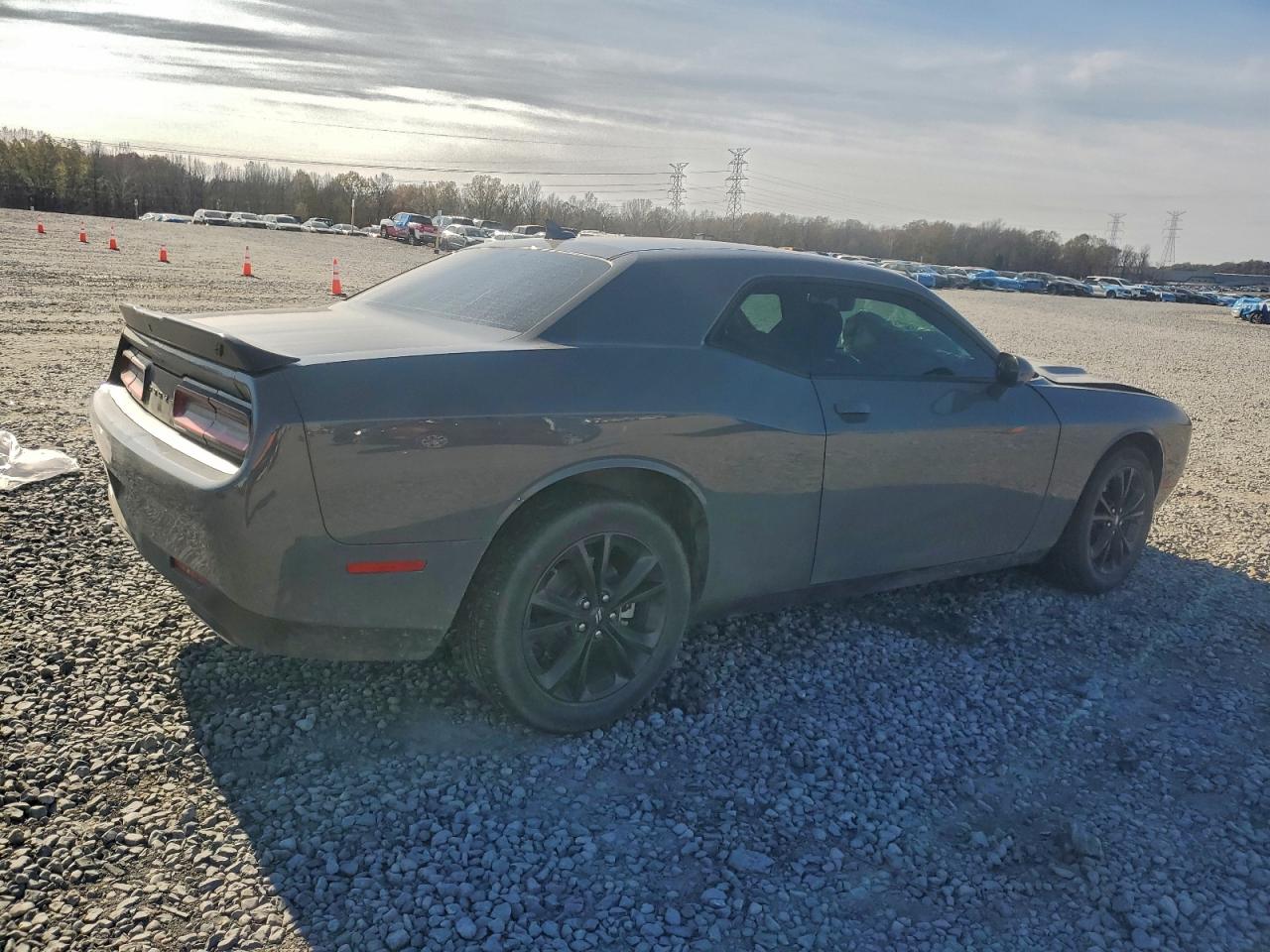2023 DODGE CHALLENGER SXT photo 3