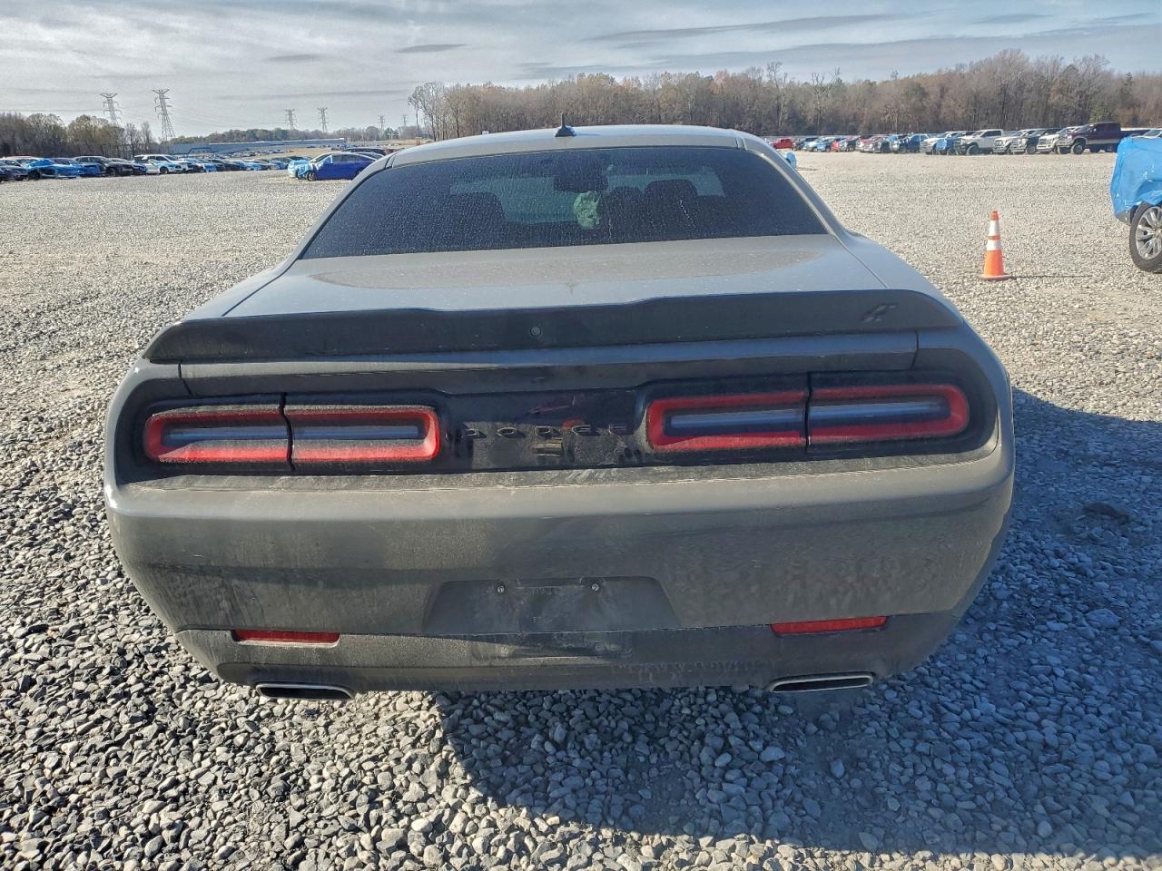 2023 DODGE CHALLENGER SXT photo 6