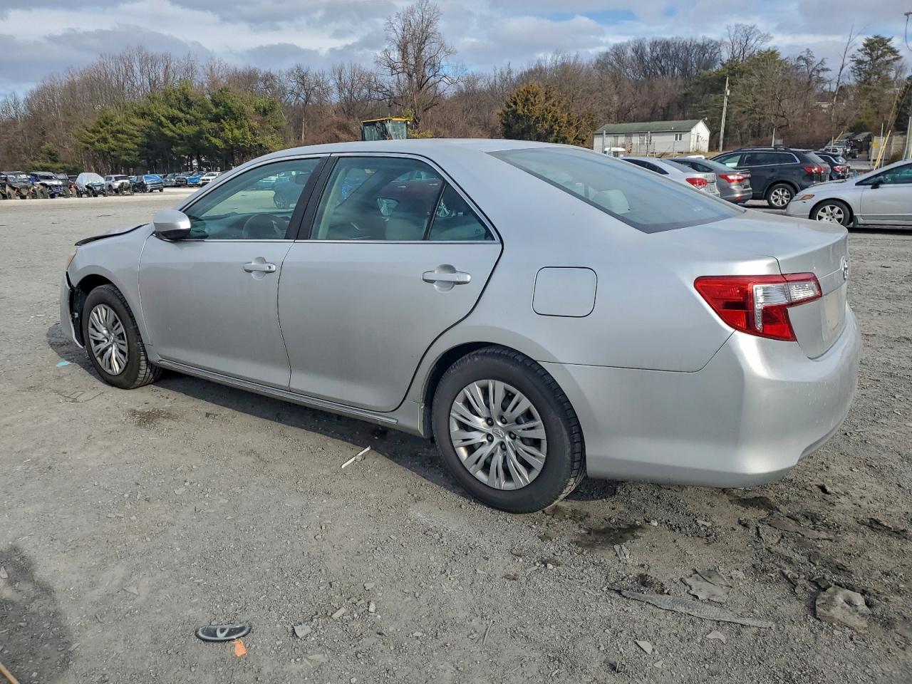 2014 TOYOTA CAMRY L photo 2