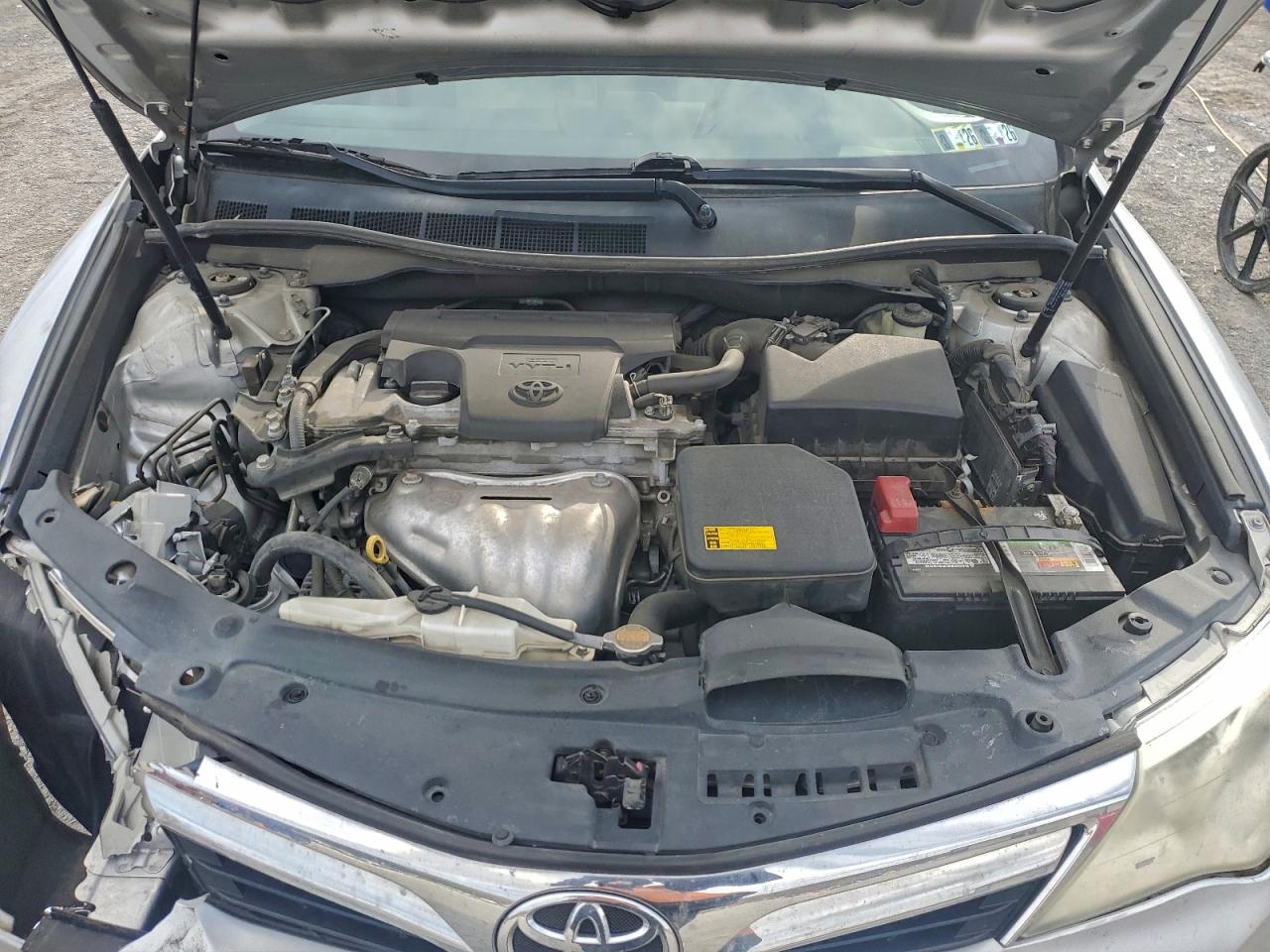 2014 TOYOTA CAMRY L photo 11