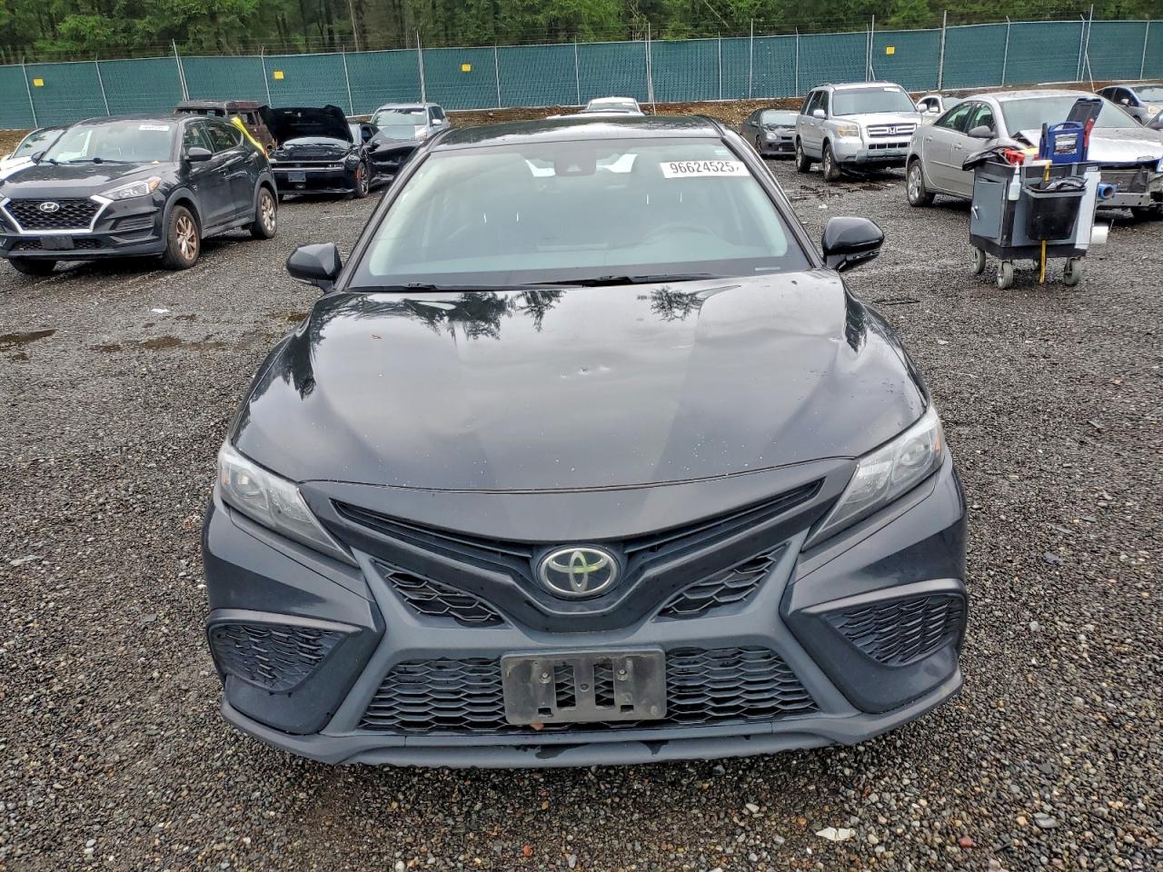 2021 TOYOTA CAMRY SE photo 5