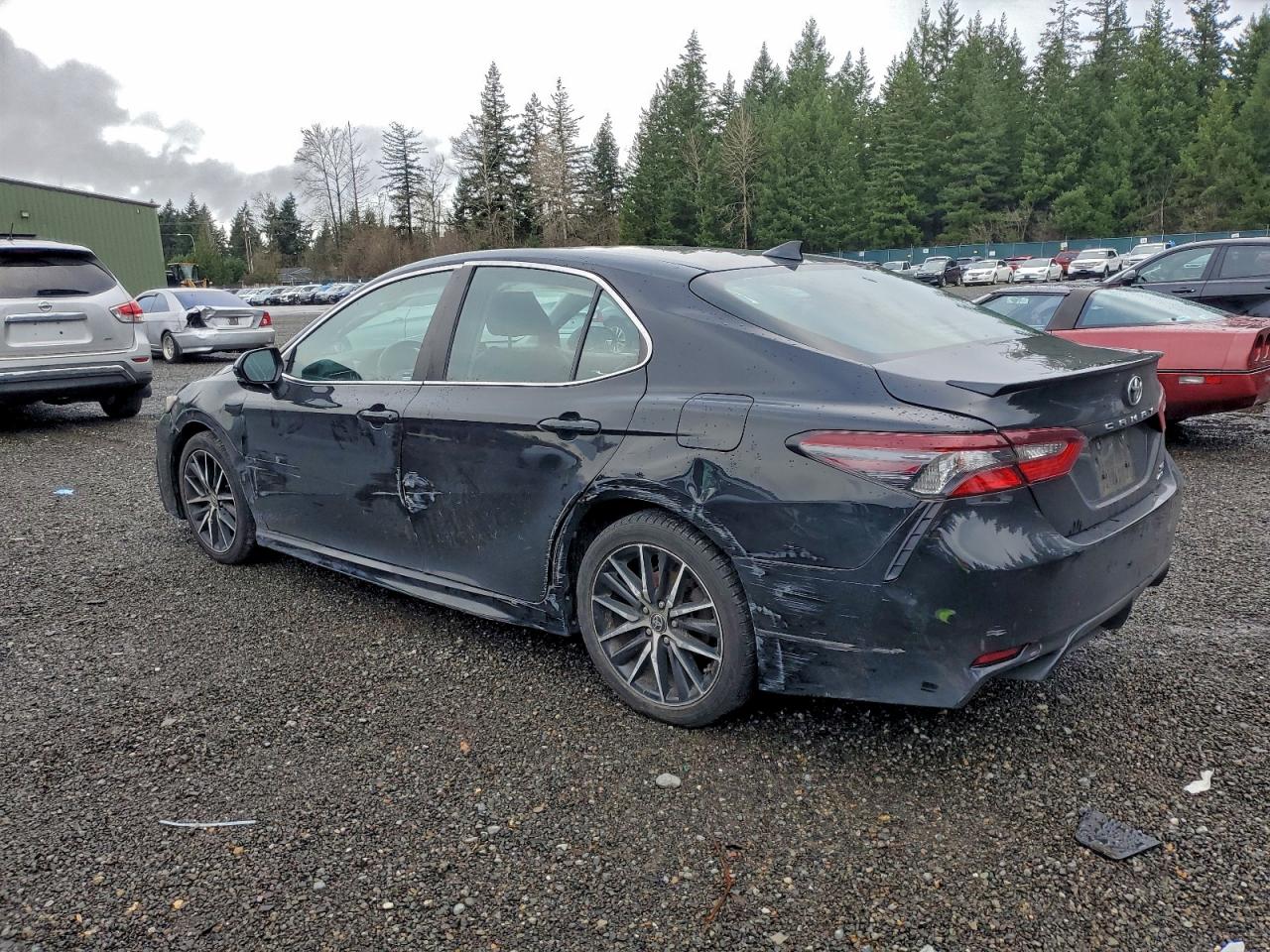 2021 TOYOTA CAMRY SE photo 2