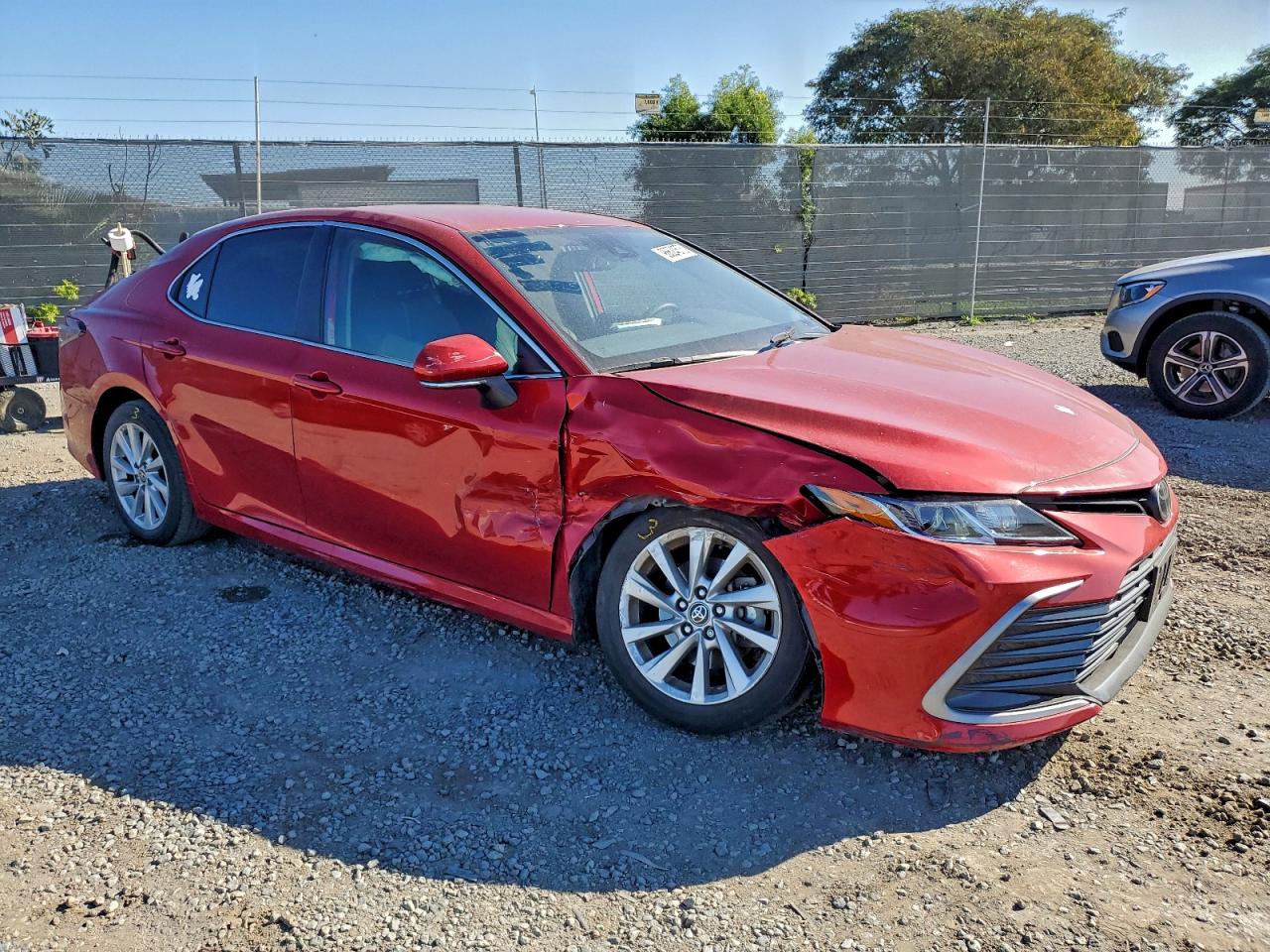 2023 TOYOTA CAMRY LE photo 4