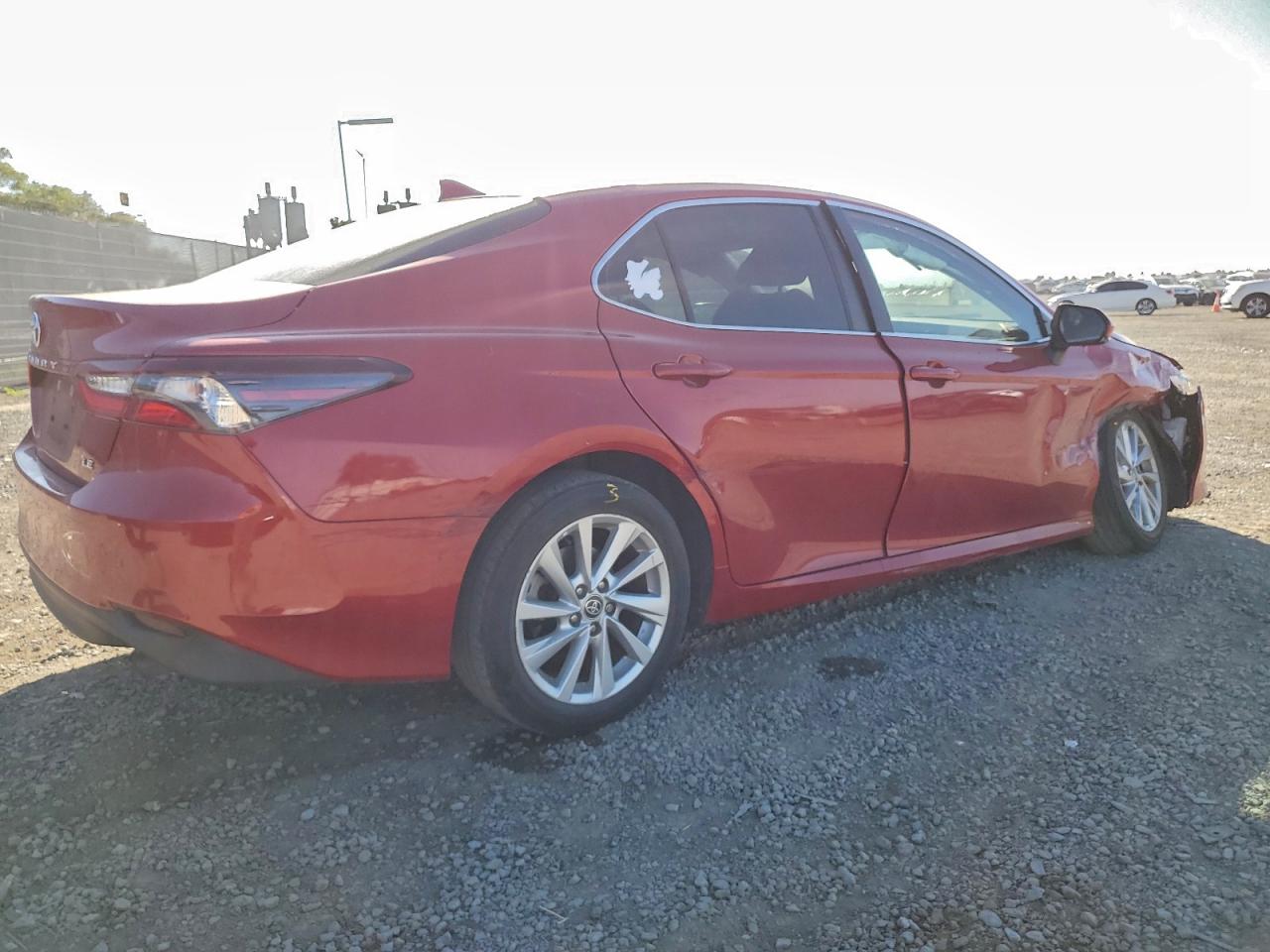 2023 TOYOTA CAMRY LE photo 3
