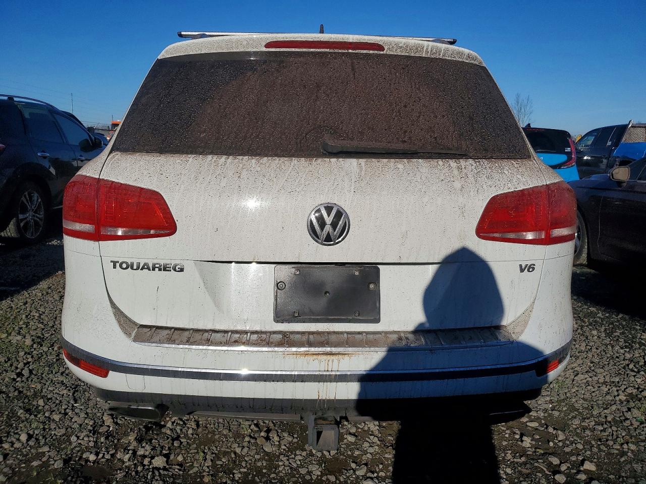 2016 VOLKSWAGEN TOUAREG SPORT photo 6