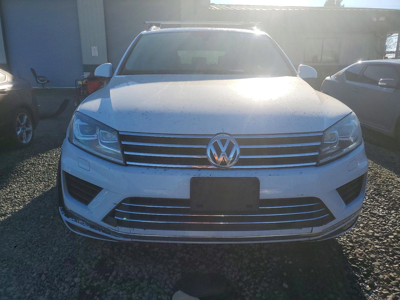2016 VOLKSWAGEN TOUAREG SPORT photo 5
