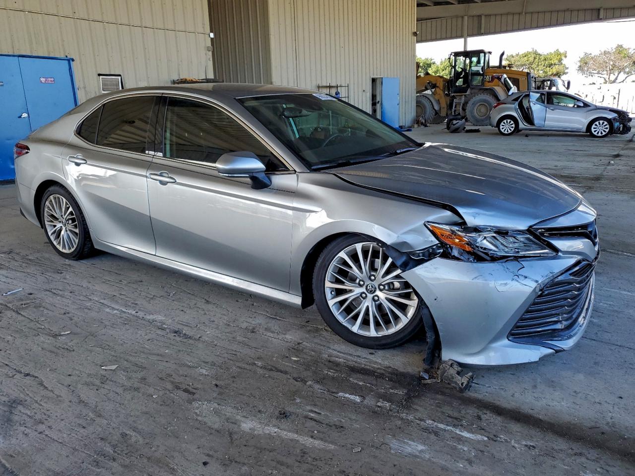 2019 TOYOTA CAMRY HYBRID photo 4