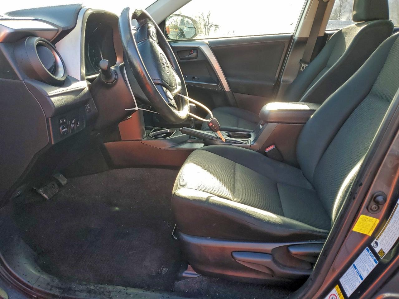 2017 TOYOTA RAV4 LE photo 7