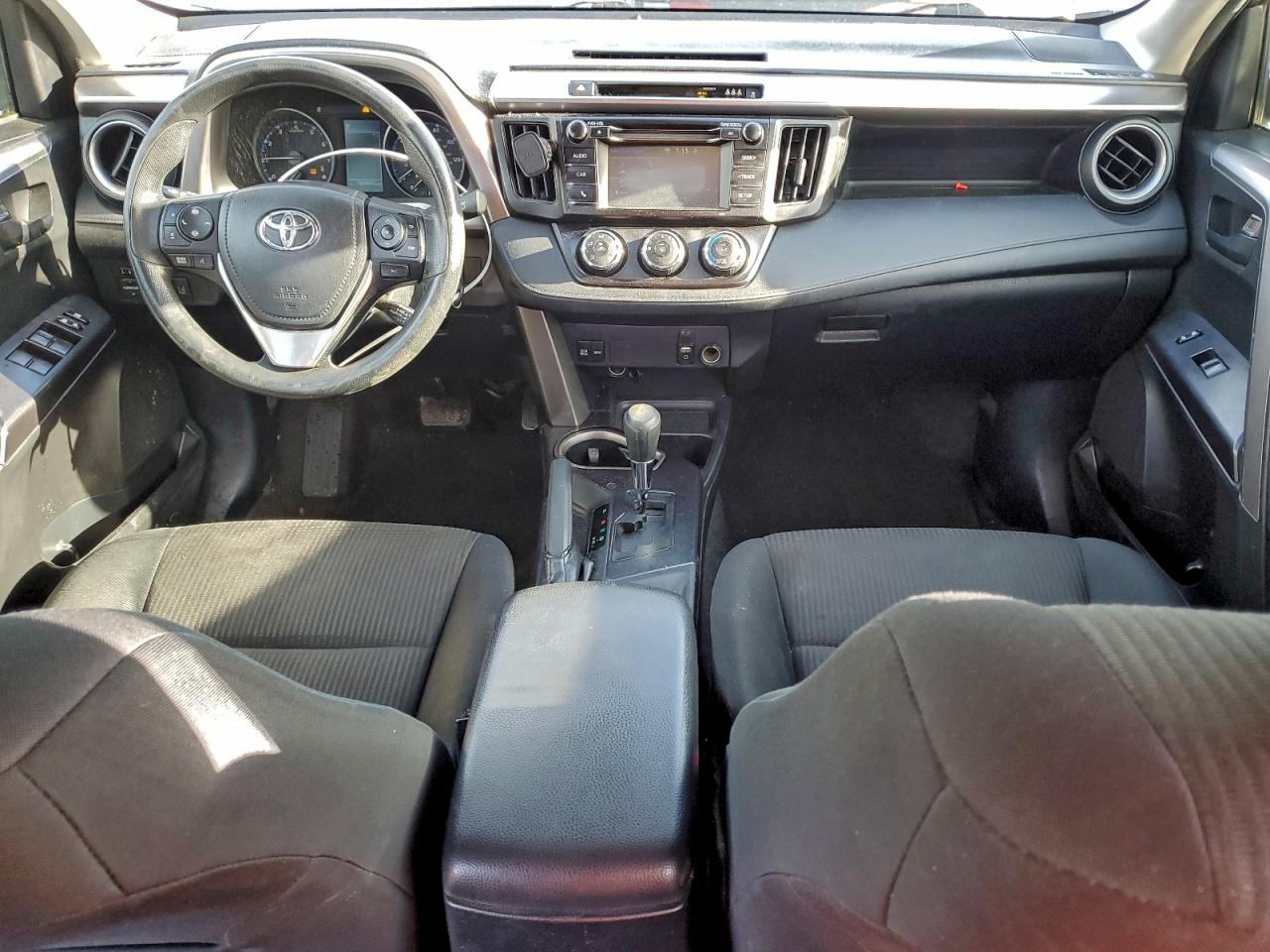 2017 TOYOTA RAV4 LE photo 8