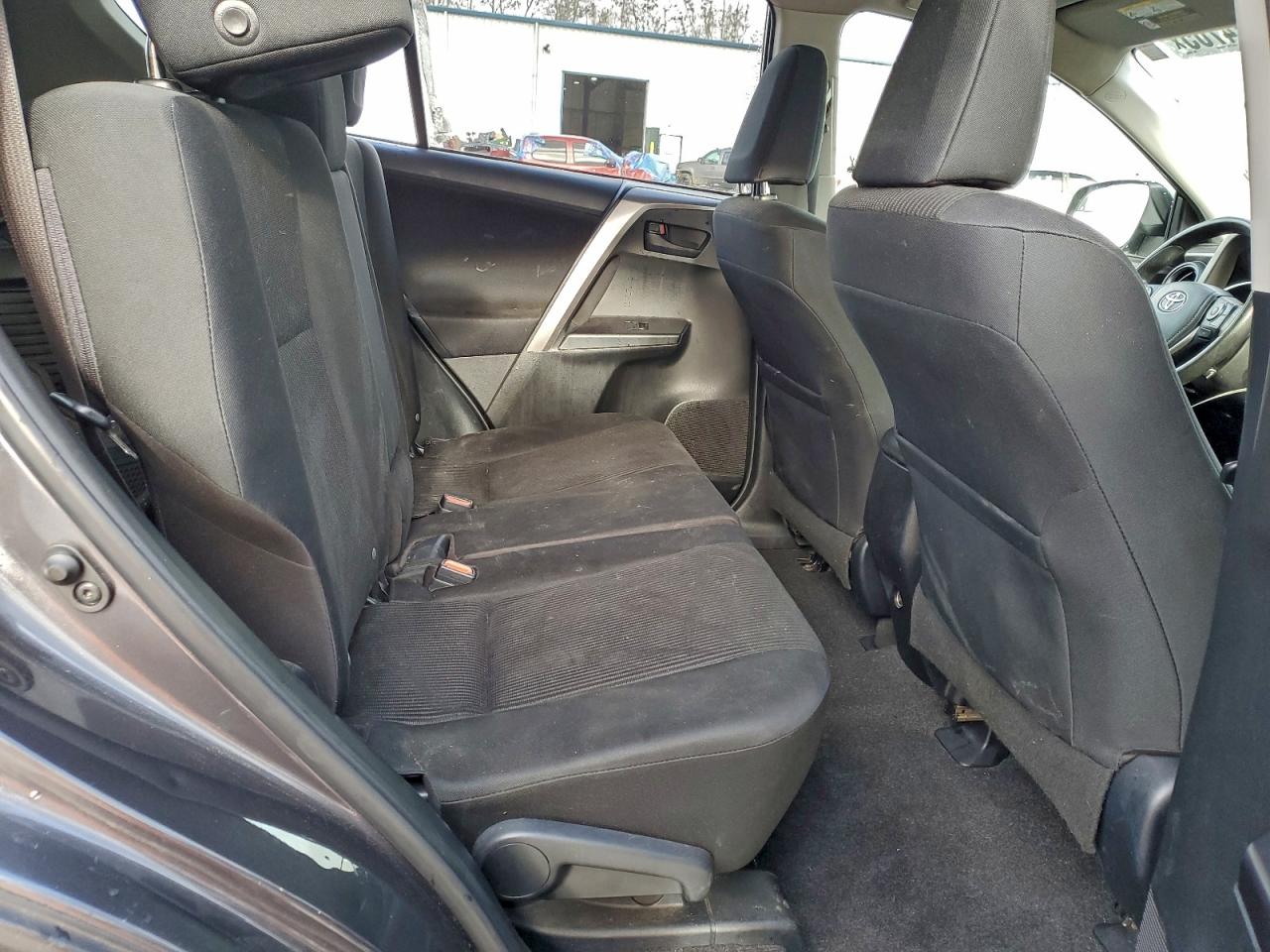 2017 TOYOTA RAV4 LE photo 10