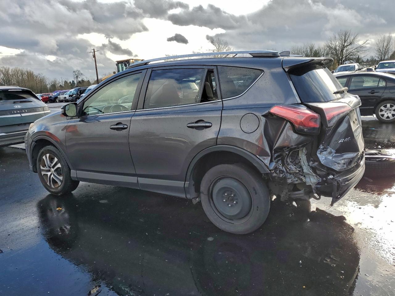 2017 TOYOTA RAV4 LE photo 2