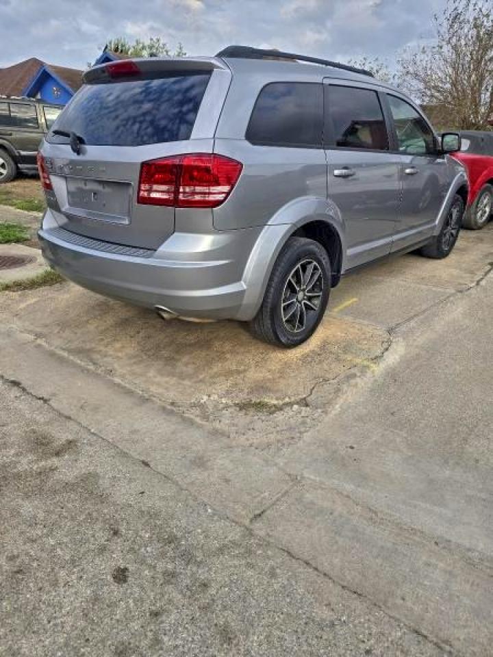 2017 DODGE JOURNEY SE photo 3