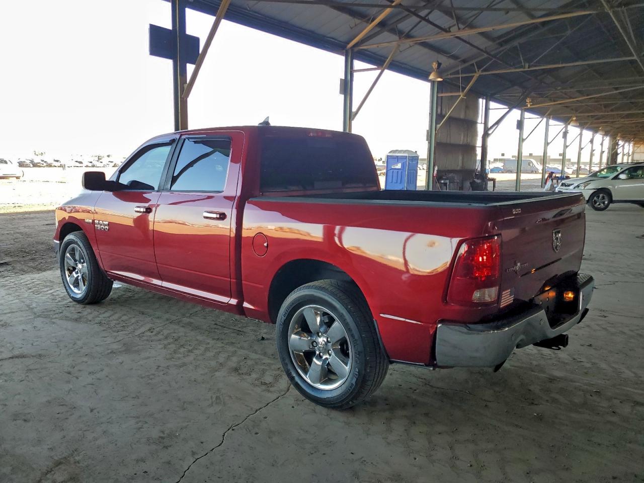 2014 RAM 1500 SLT photo 2