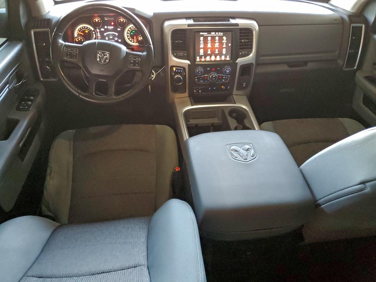 2014 RAM 1500 SLT photo 8
