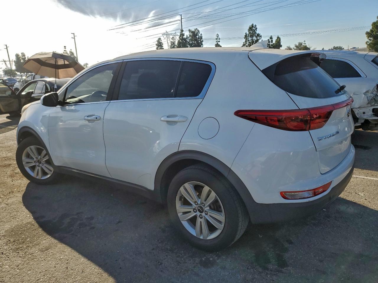 2017 KIA SPORTAGE LX photo 2