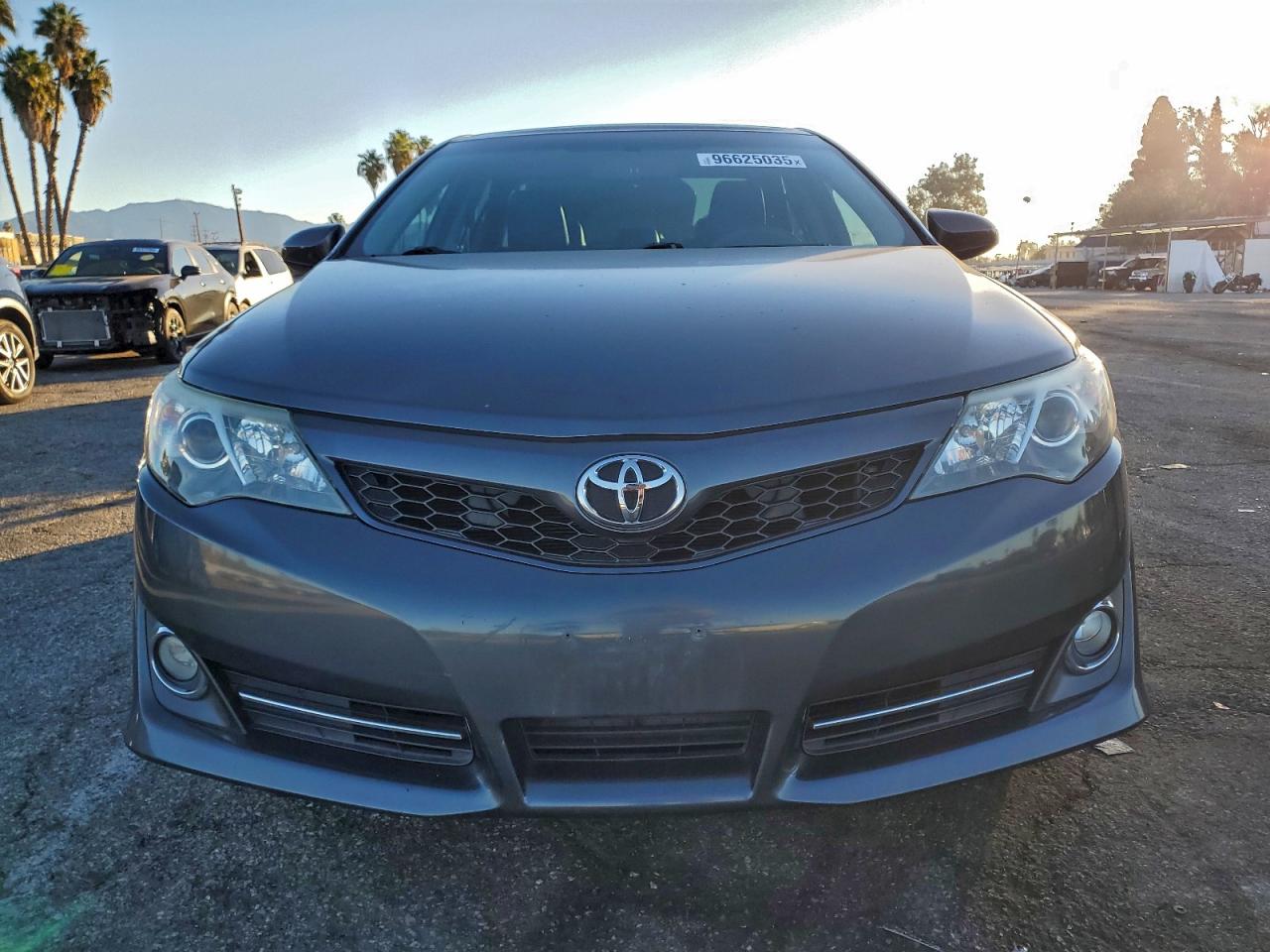 2014 TOYOTA CAMRY L photo 5