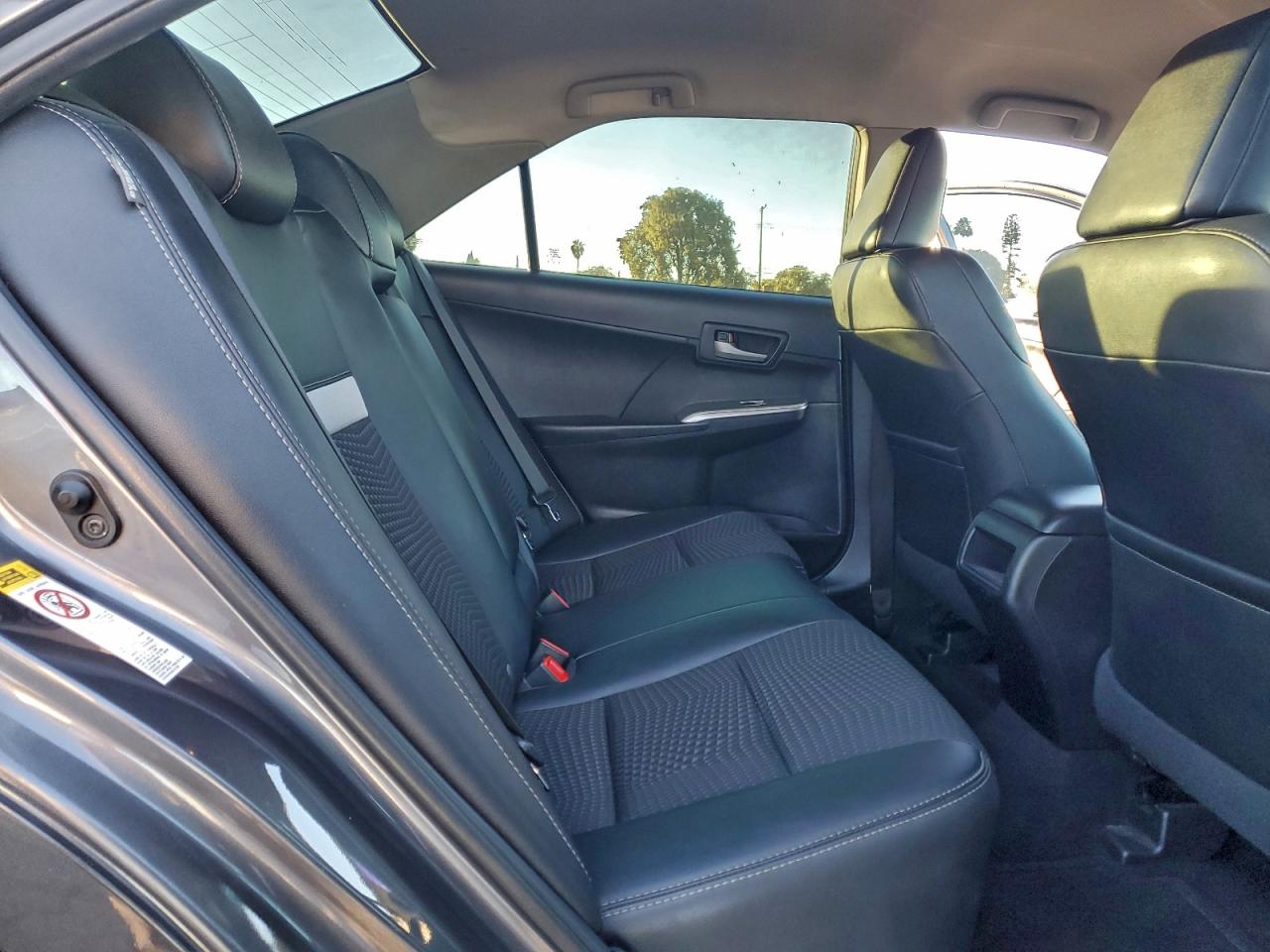 2014 TOYOTA CAMRY L photo 10