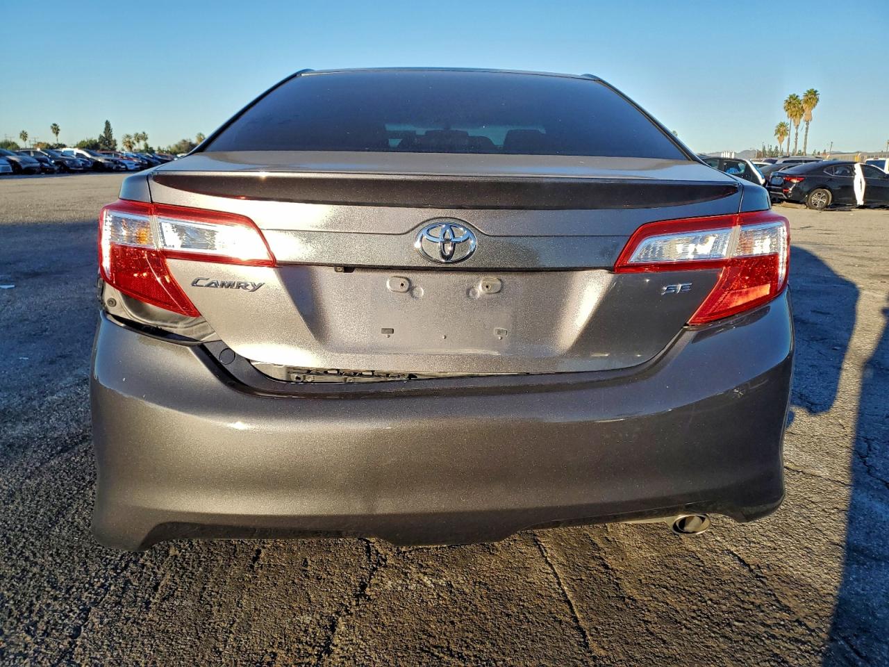 2014 TOYOTA CAMRY L photo 6