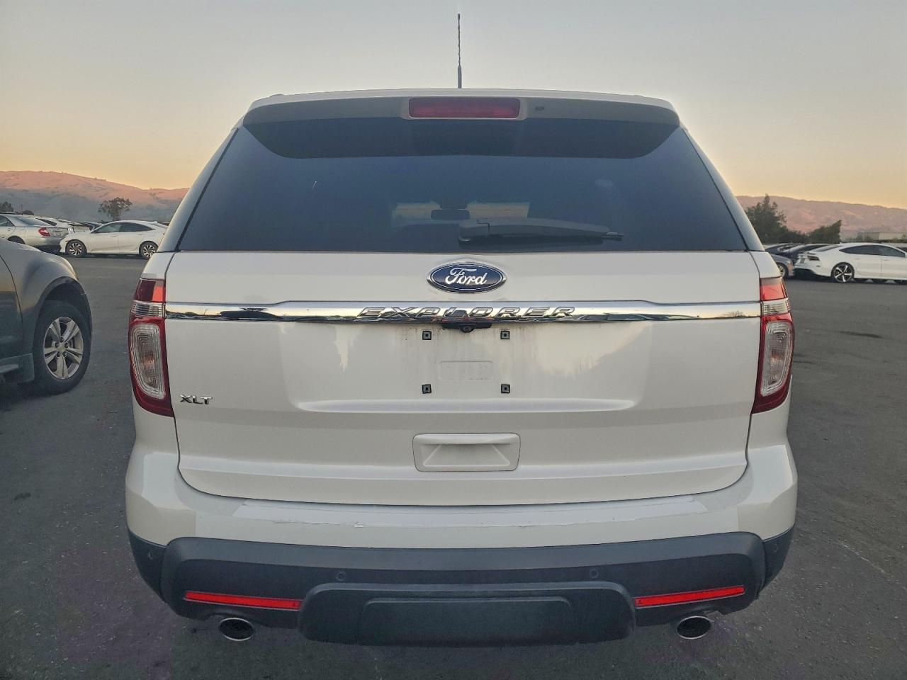 2013 FORD EXPLORER XLT photo 6