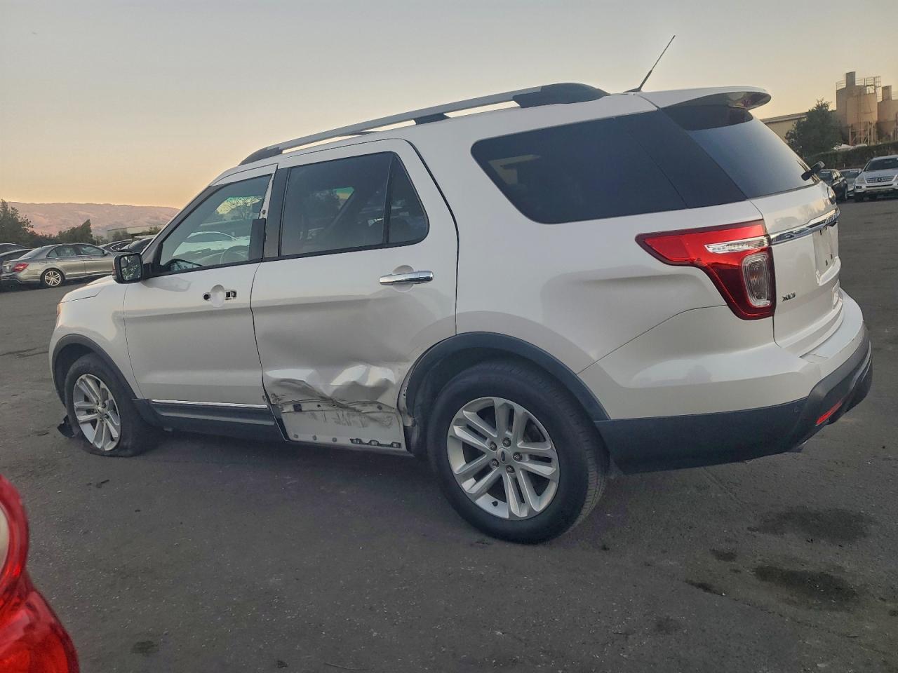 2013 FORD EXPLORER XLT photo 2