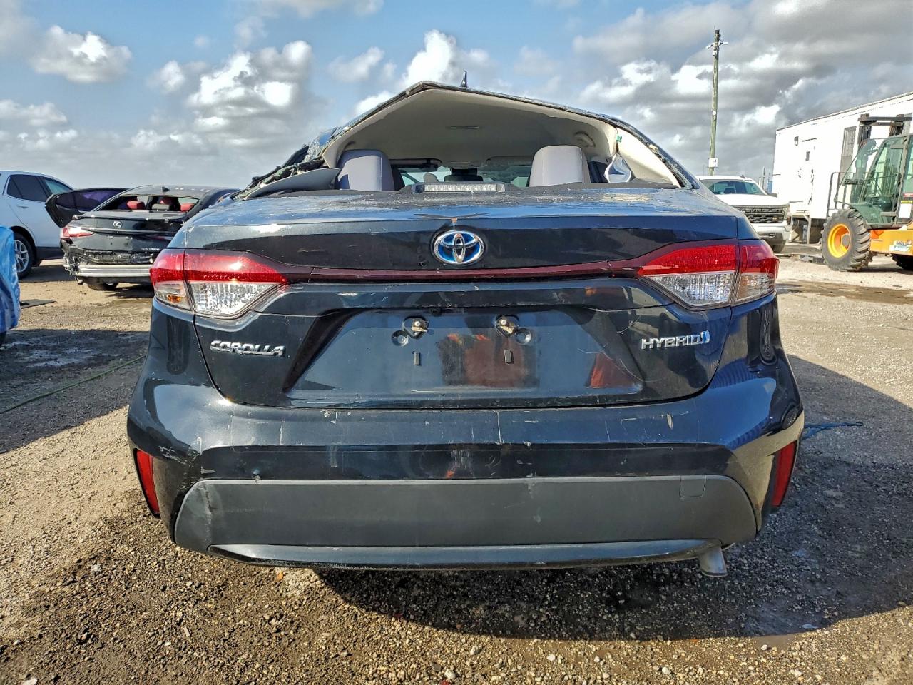 2021 TOYOTA COROLLA LE photo 6