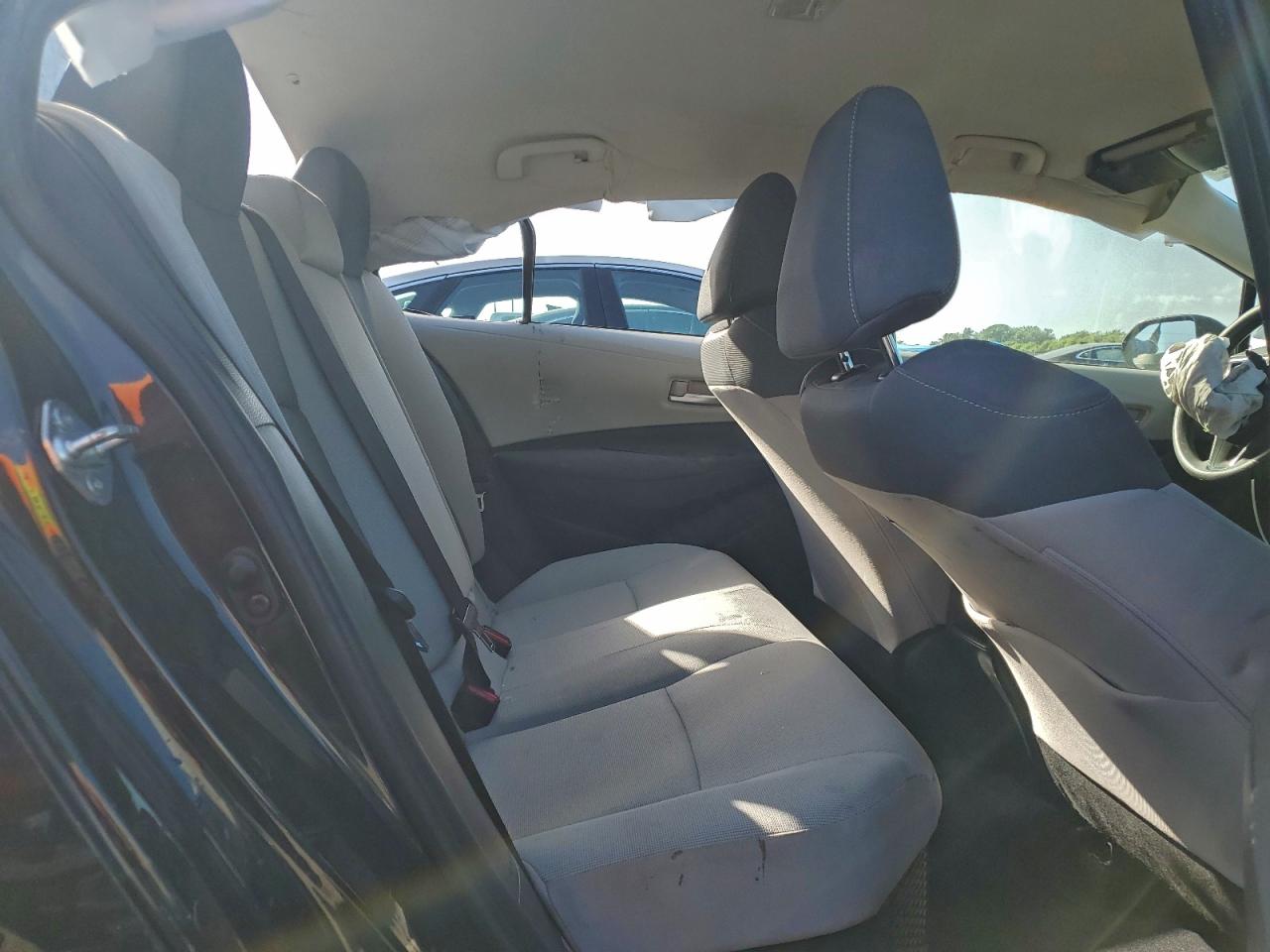 2021 TOYOTA COROLLA LE photo 10