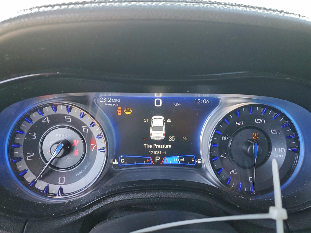2019 CHRYSLER 300 S photo 9