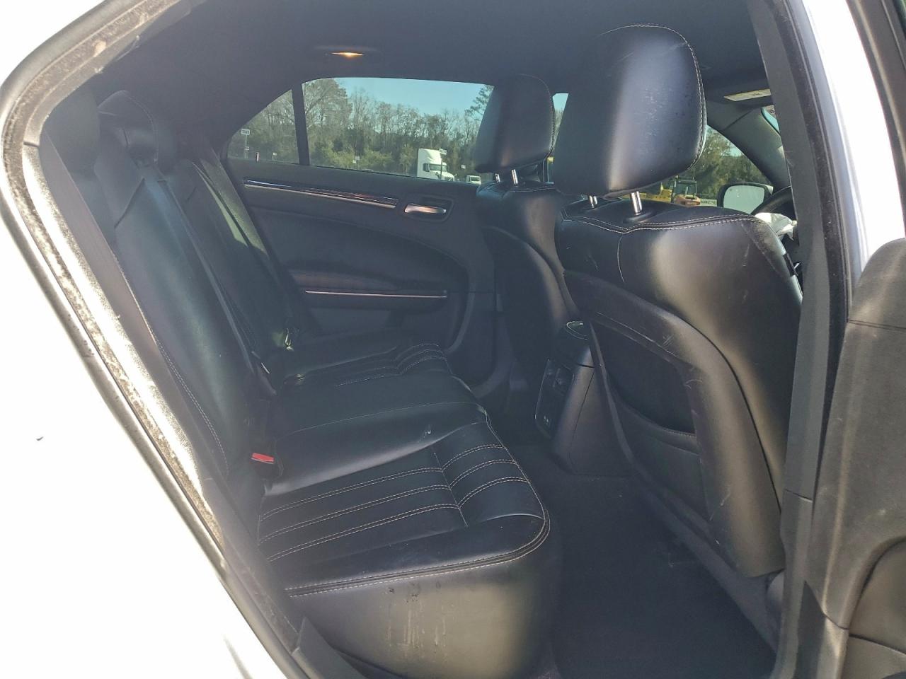 2019 CHRYSLER 300 S photo 10