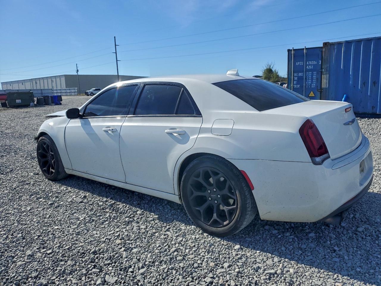 2019 CHRYSLER 300 S photo 2