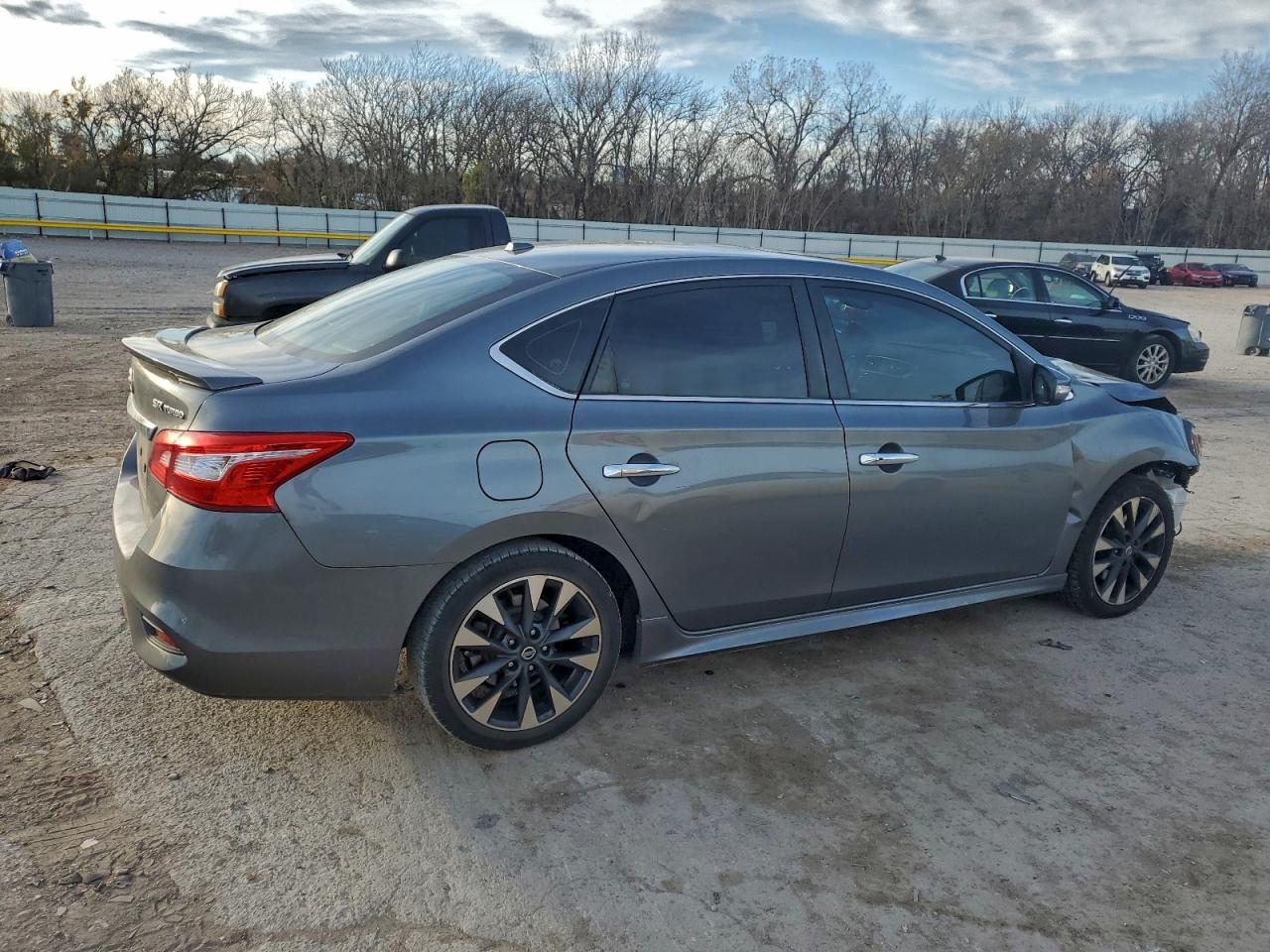 2019 NISSAN SENTRA SR TURBO photo 3