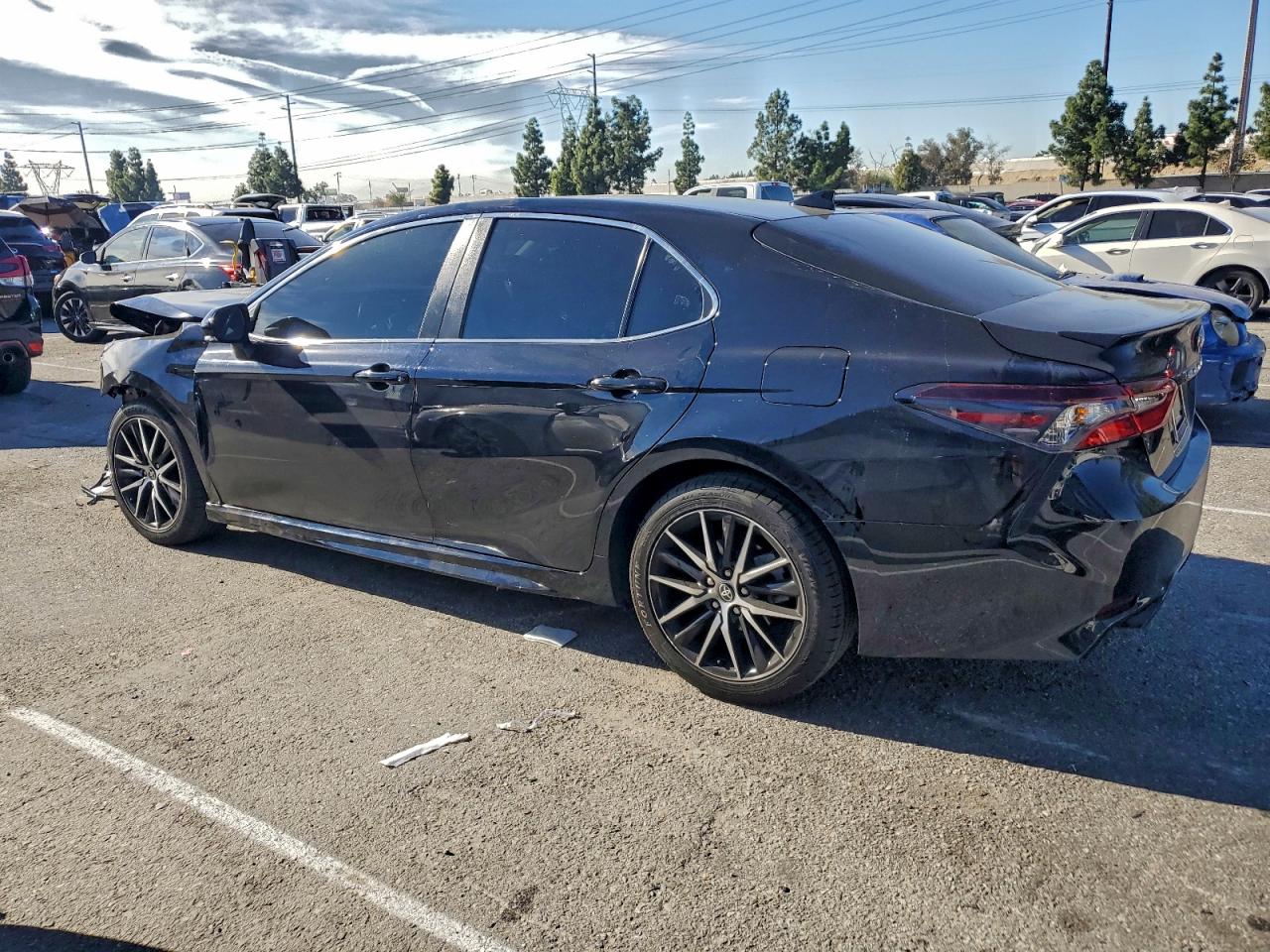 2024 TOYOTA CAMRY SE photo 2