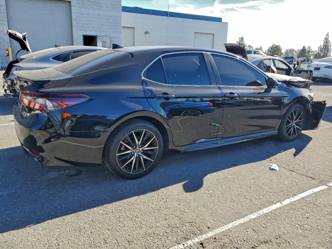 2024 TOYOTA CAMRY SE photo 3