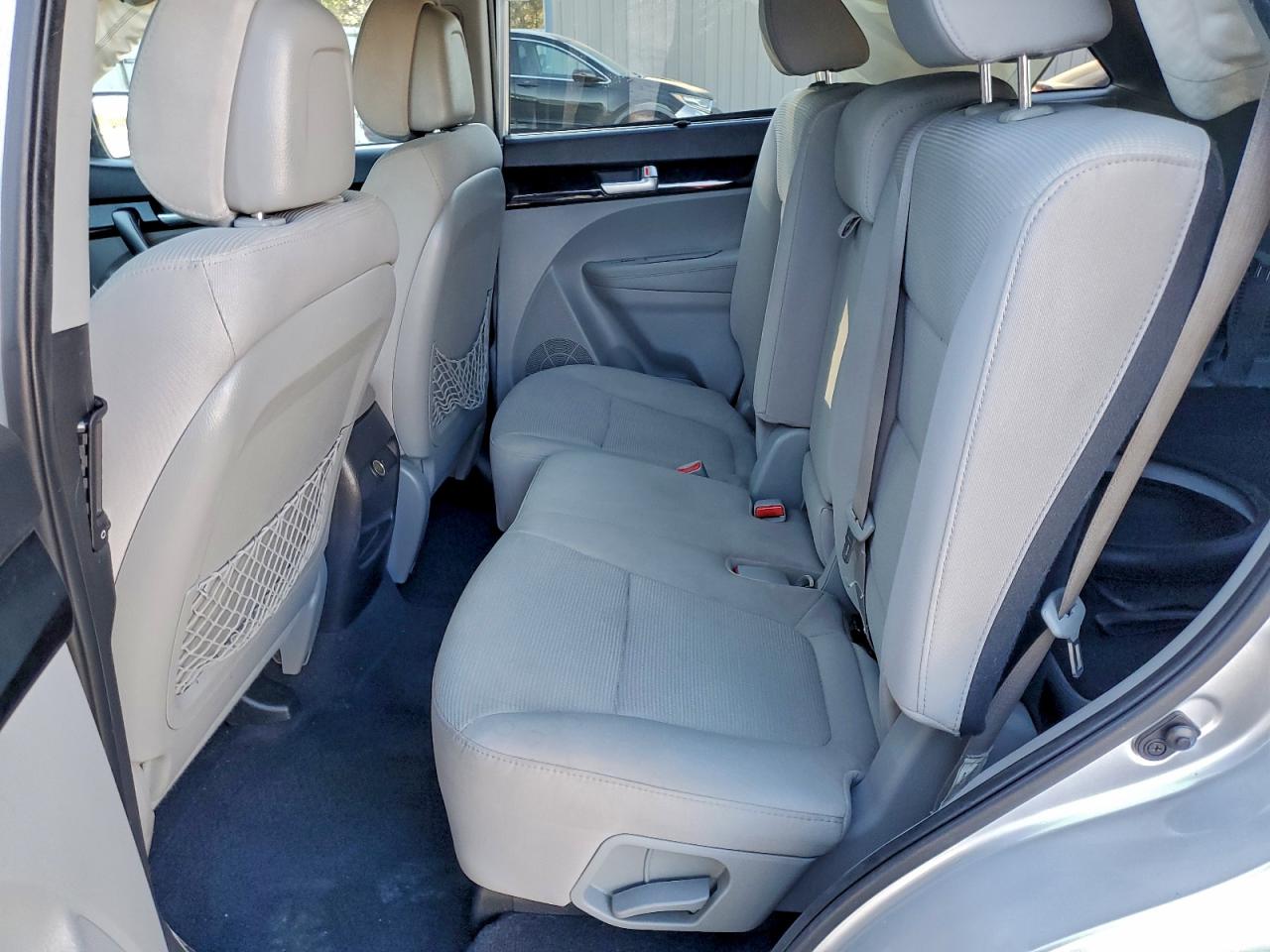 2015 KIA SORENTO LX photo 11