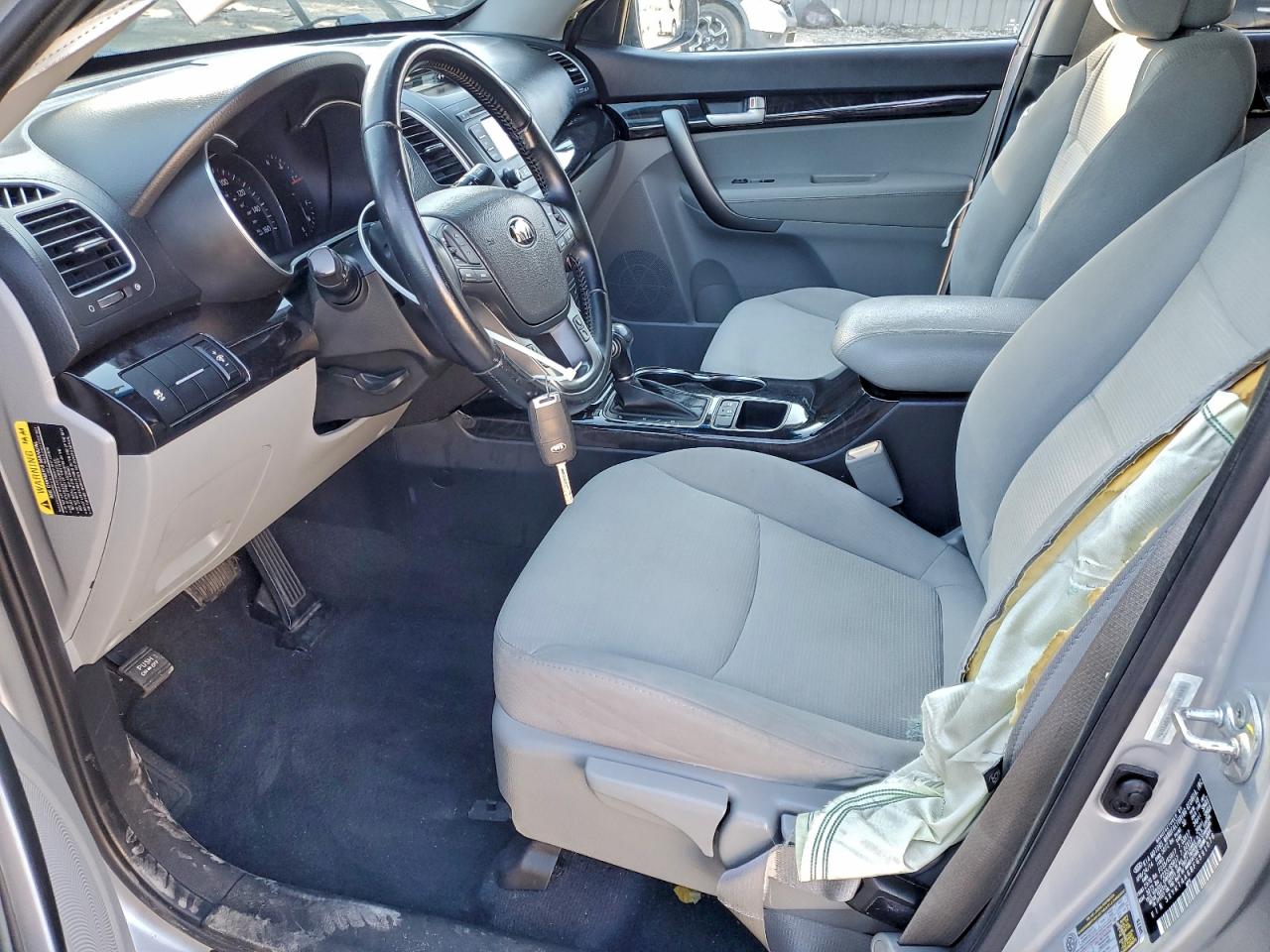 2015 KIA SORENTO LX photo 7