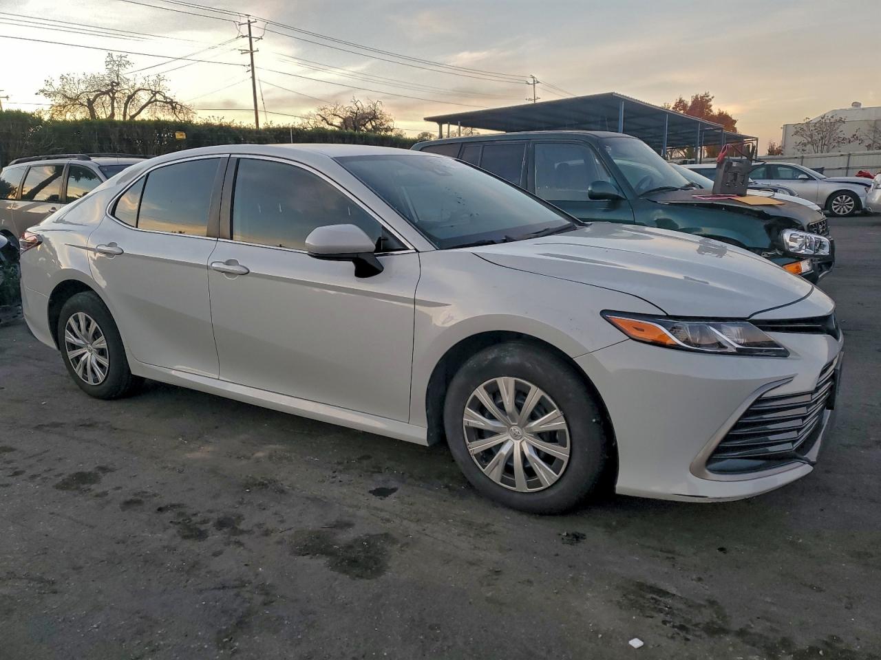 2022 TOYOTA CAMRY LE photo 4