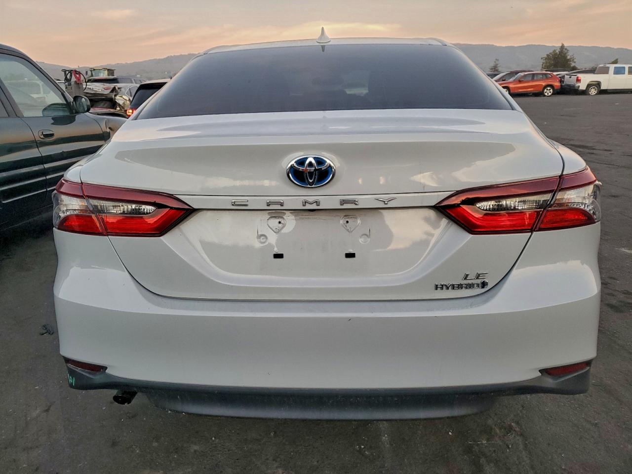 2022 TOYOTA CAMRY LE photo 6