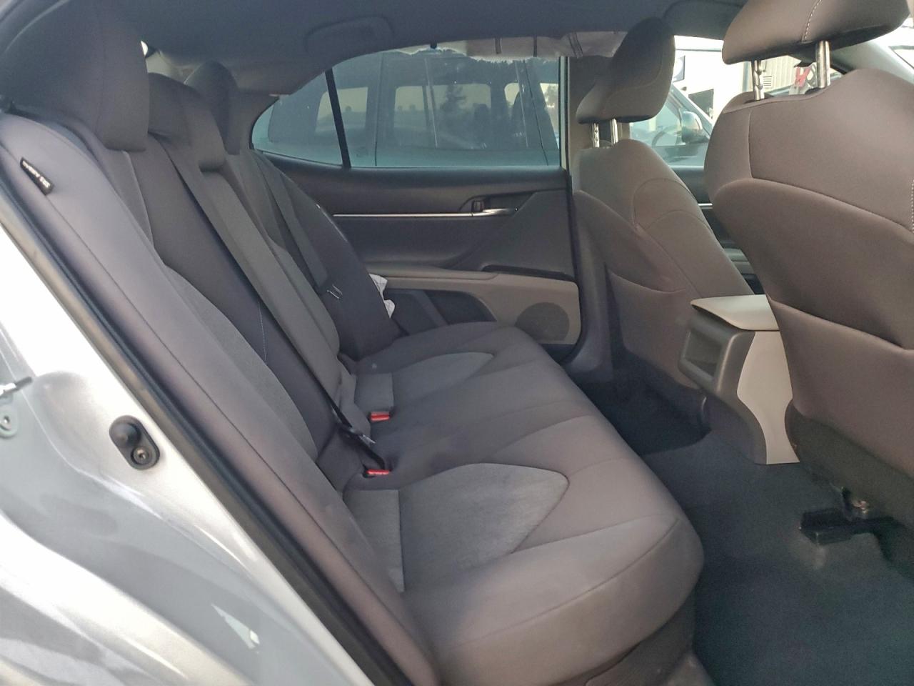 2022 TOYOTA CAMRY LE photo 10