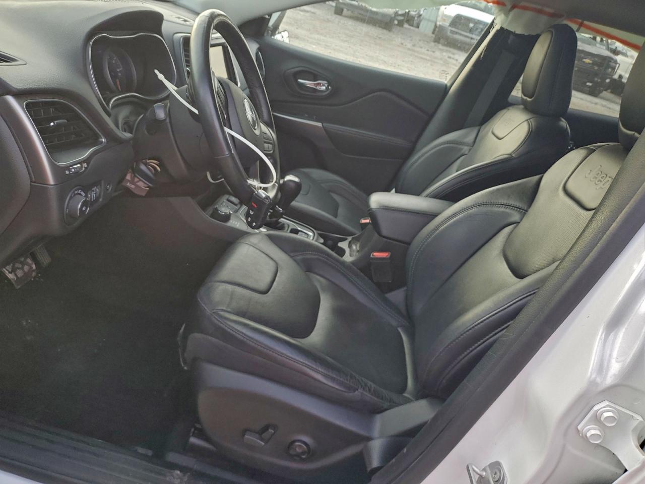 2021 JEEP CHEROKEE LATITUDE LUX photo 7