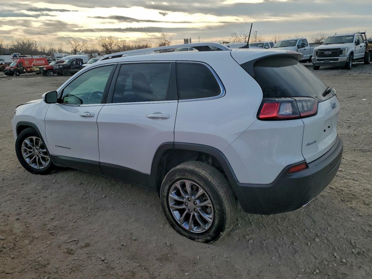 2021 JEEP CHEROKEE LATITUDE LUX photo 2