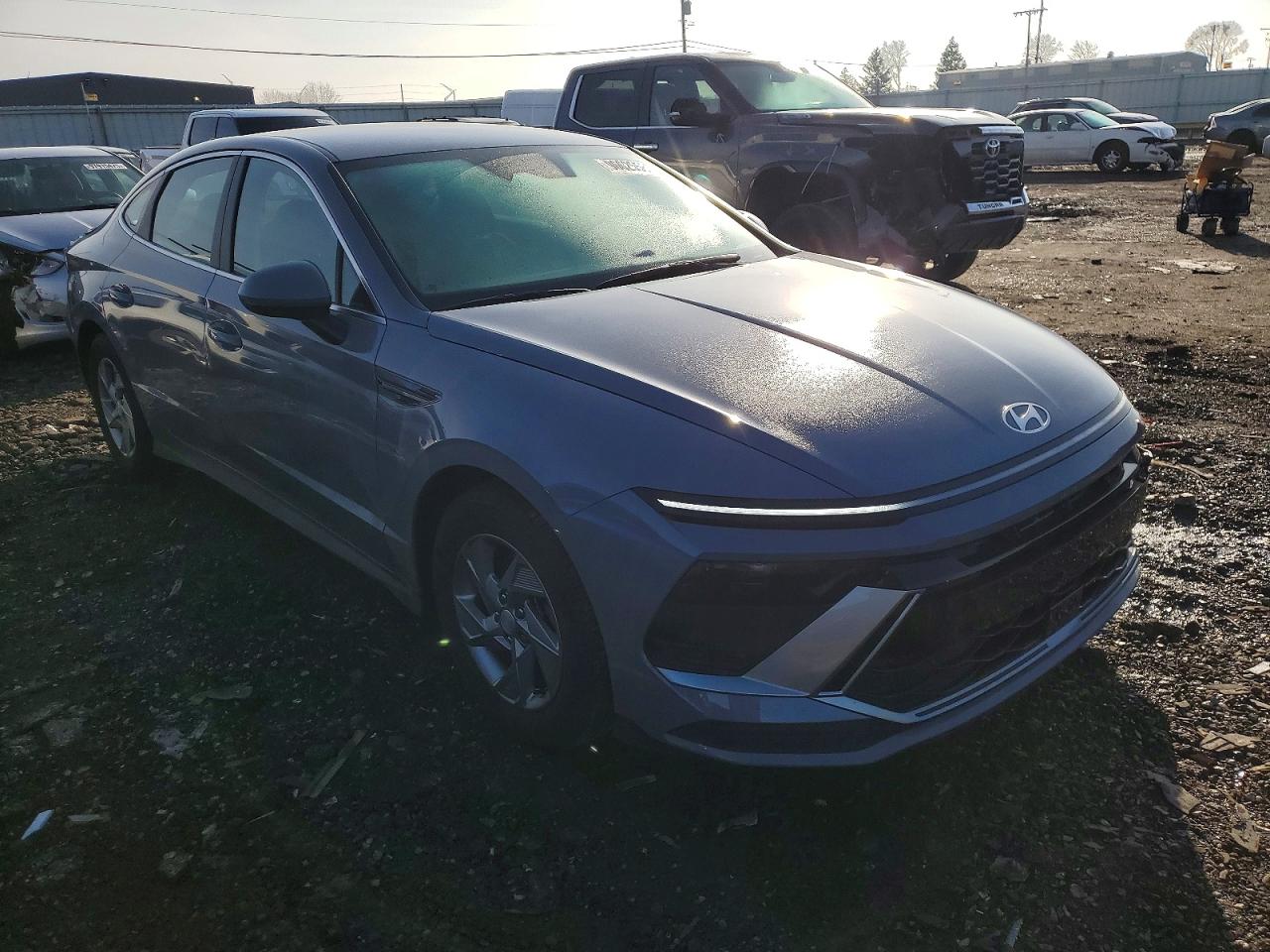 2025 HYUNDAI SONATA SE photo 4