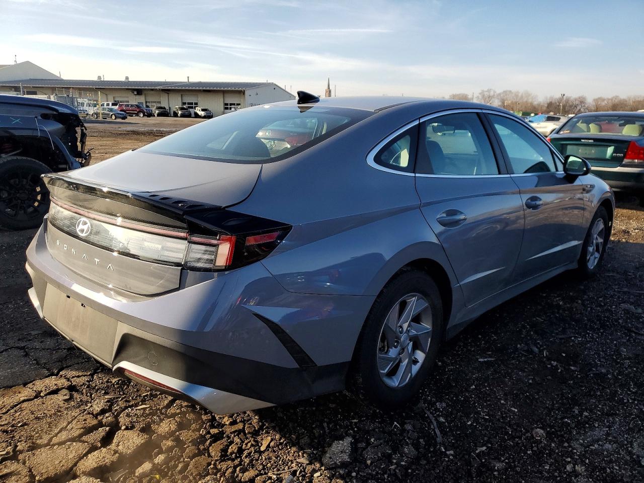 2025 HYUNDAI SONATA SE photo 3