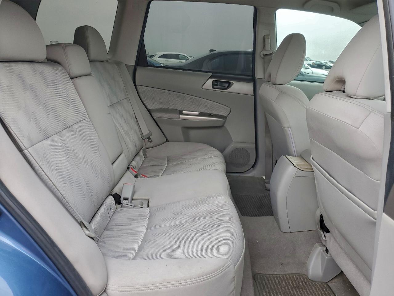 2009 SUBARU FORESTER photo 10