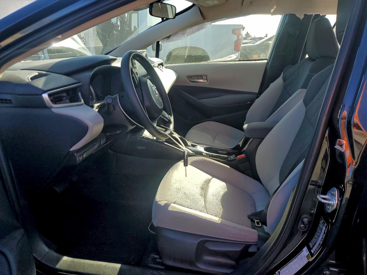 2020 TOYOTA COROLLA LE photo 19
