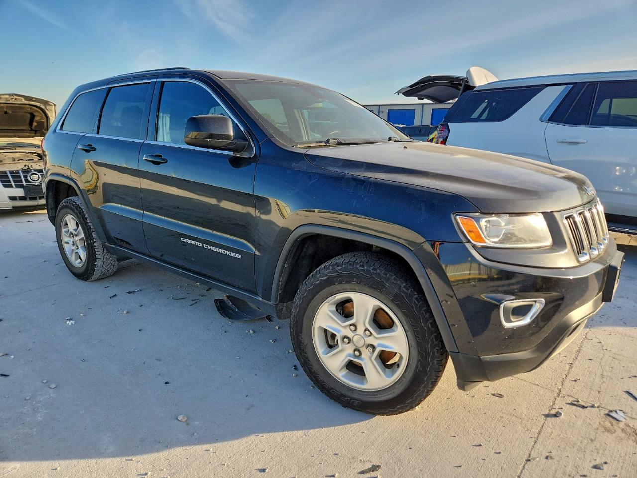 2014 JEEP GRAND CHEROKEE LAREDO photo 4
