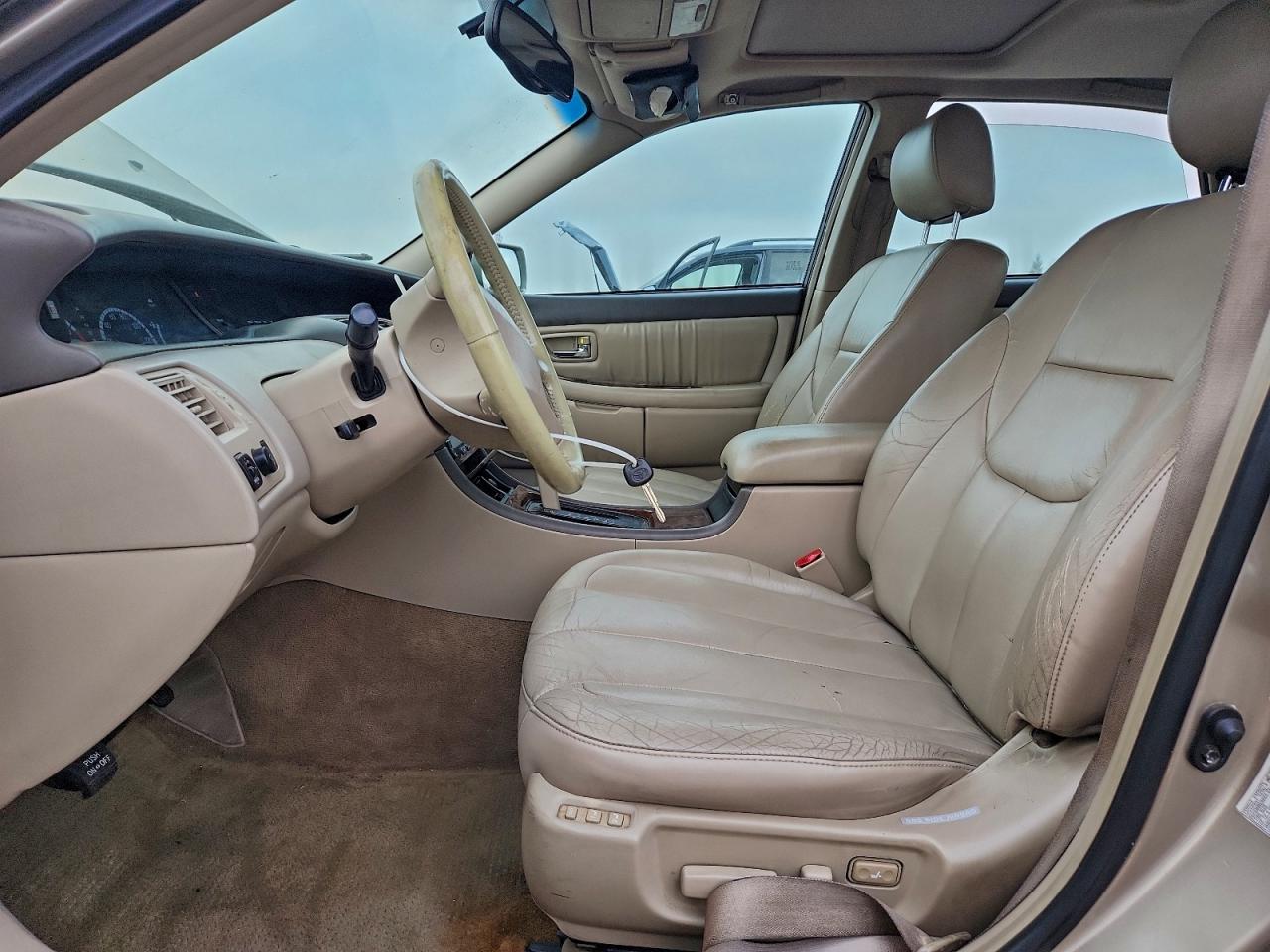 2001 TOYOTA AVALON XL photo 7