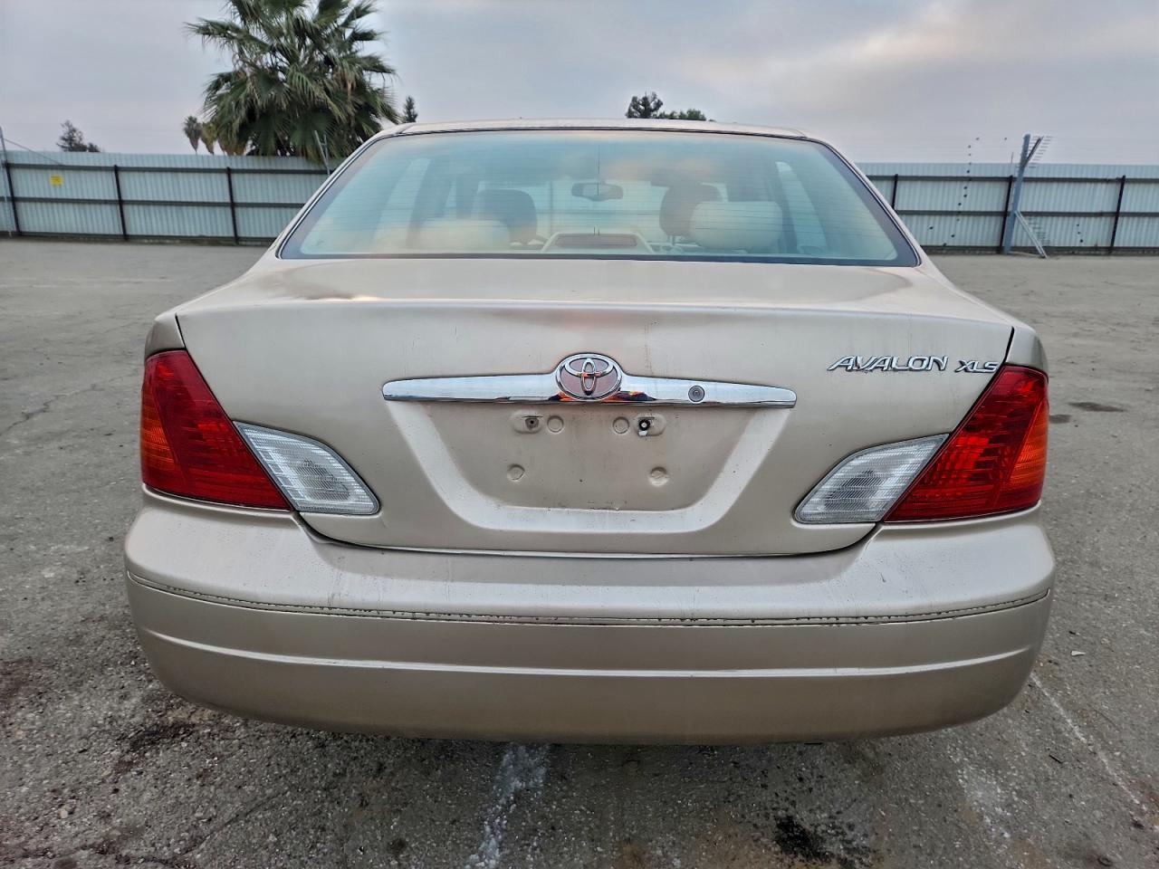 2001 TOYOTA AVALON XL photo 6