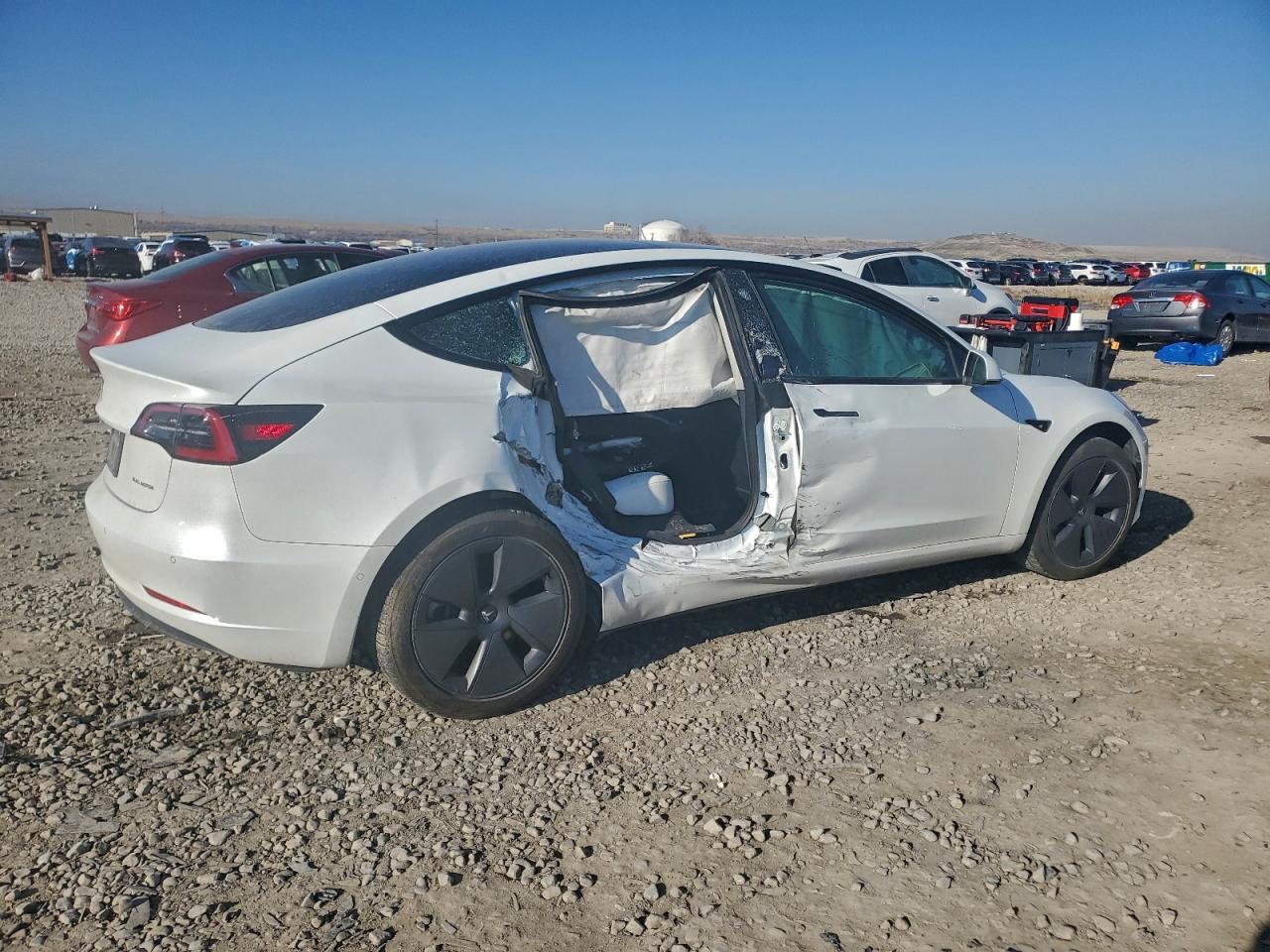 2022 TESLA MODEL 3 photo 3