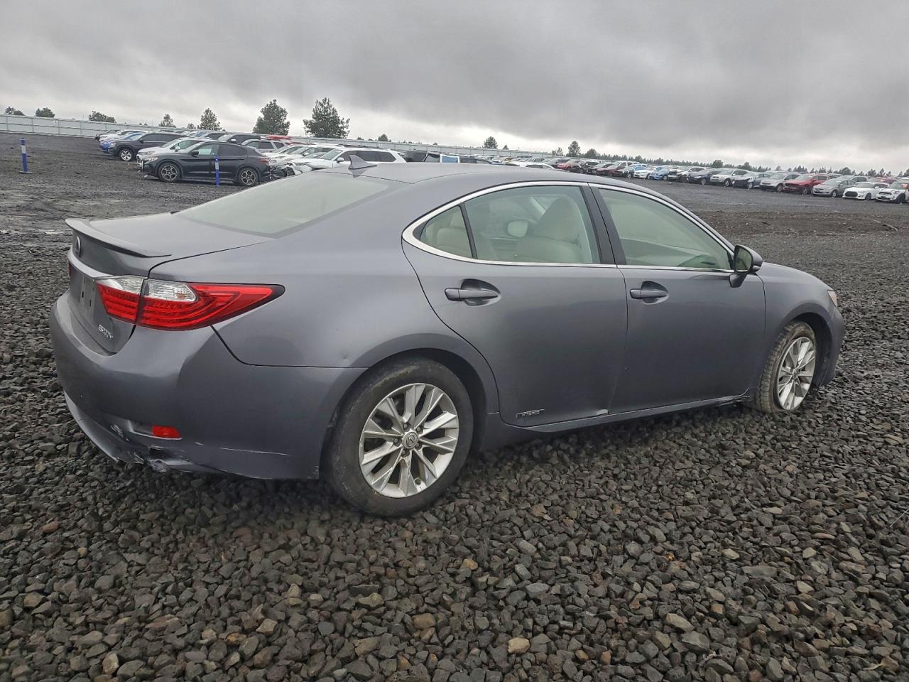 2013 LEXUS ES 300H photo 3